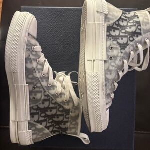 Dior B23